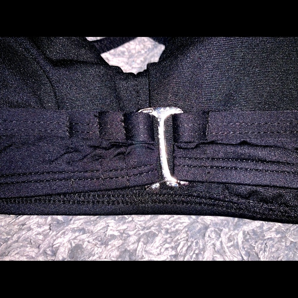 Criss-cross bikini top (black) - Picture 5 of 6